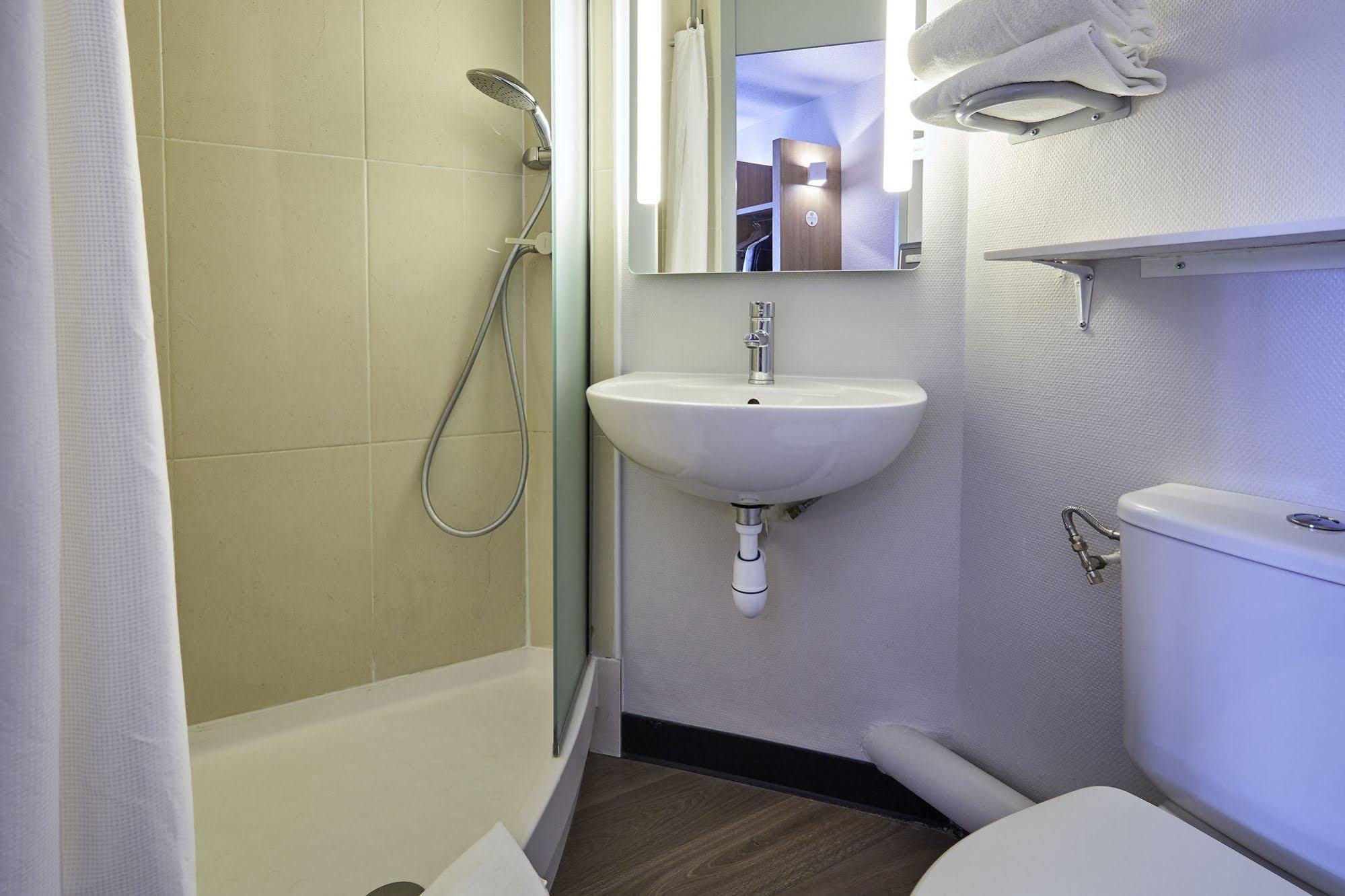 B&B Hotel Montpellier 1 แซ็ง-ฌ็อง-เดอ-เวดาส ภายนอก รูปภาพ